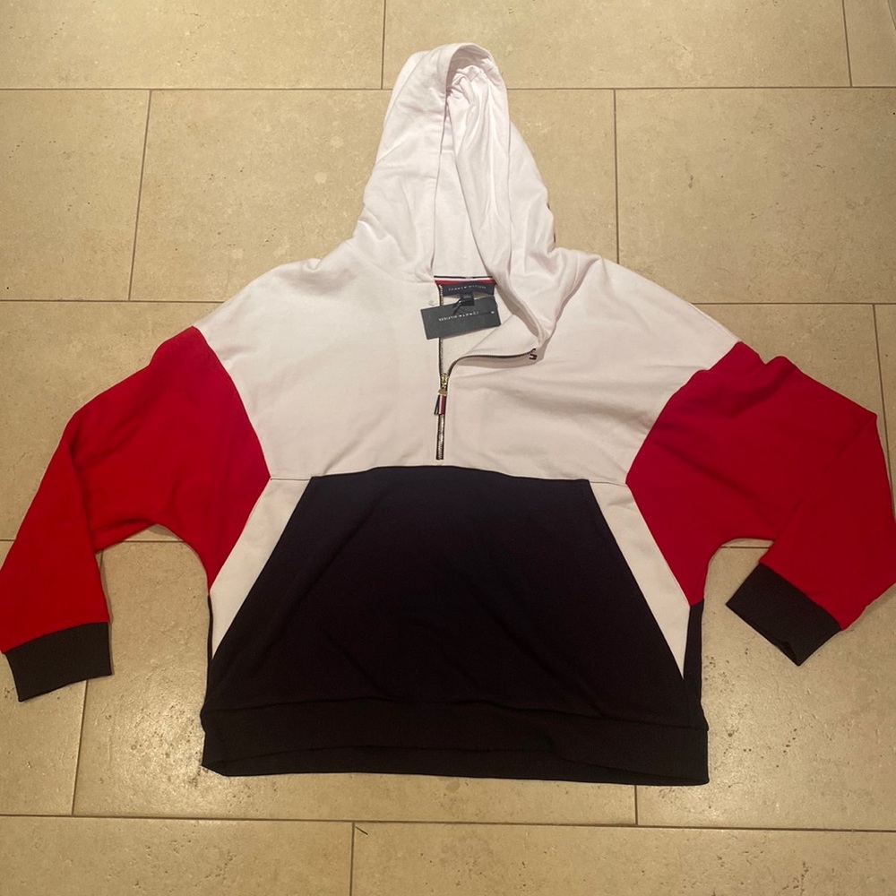 Tommy Hilfiger Quarter Zip/Sweatshirt! With Tags - Picture 1 of 4